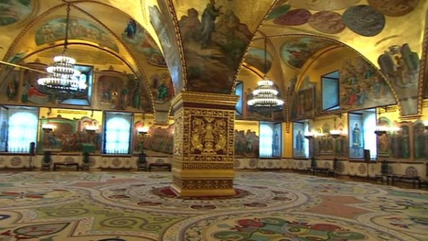The Golden Reception Room of the Kremlin is a sharp contrast to the reality of the average Moscovite.