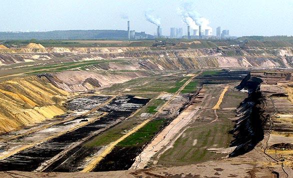 Germany is expanding its coal production. Recently, the village of Immerath has been turned into a ghost town as 7,600 residents have been forced to move out in order to allow energy company RWE to enlarge its open pit coal mine called Garzweiler. It will measure 19 square miles (the size of central Paris), and it has been granted a license to extract 1.3 billion tons of lignite by 2045. Twelve others plants are due to open by 2020, and pollution is a major concern. 